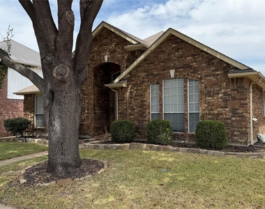 1629 Bennington Drive - Photo Thumbnail 2