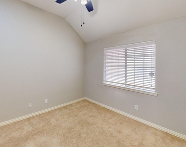 1629 Bennington Drive - Photo Thumbnail 15