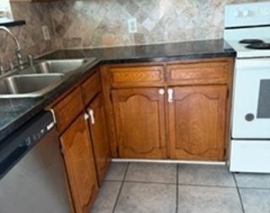 7608 Chapin Road - Photo Thumbnail 4