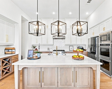 15561 Songbird Street - Photo Thumbnail 9