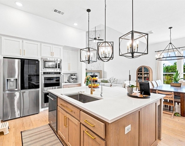15561 Songbird Street - Photo Thumbnail 8