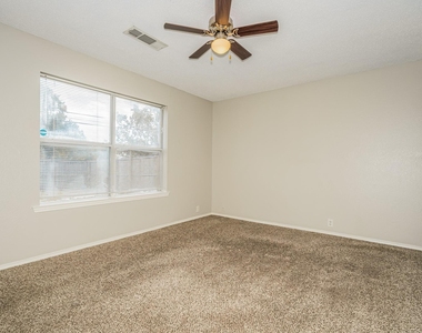 207 Prentice Drive - Photo Thumbnail 6