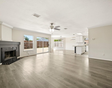 12000 Melrose Lane - Photo Thumbnail 6