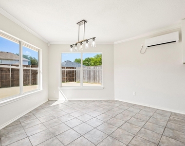 12000 Melrose Lane - Photo Thumbnail 12