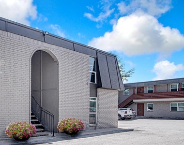 304 E Mitchell Street - Photo Thumbnail 1