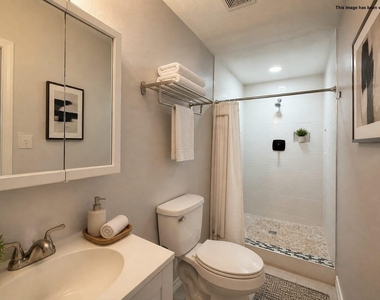 2311 Vagas Street - Photo Thumbnail 2