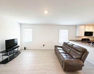 7855 Rutherford Lane - Photo Thumbnail 6