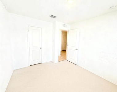 7855 Rutherford Lane - Photo Thumbnail 26