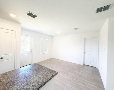 7855 Rutherford Lane - Photo Thumbnail 19