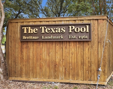 1421 Meadowcrest Drive - Photo Thumbnail 11