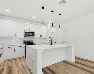 3930 Coolidge Street - Photo Thumbnail 6