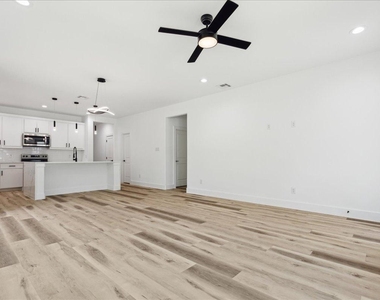 3930 Coolidge Street - Photo Thumbnail 7