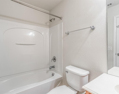 529 Quail Hollow Drive - Photo Thumbnail 24