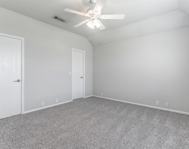 529 Quail Hollow Drive - Photo Thumbnail 10
