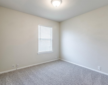 529 Quail Hollow Drive - Photo Thumbnail 21