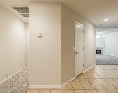 529 Quail Hollow Drive - Photo Thumbnail 5