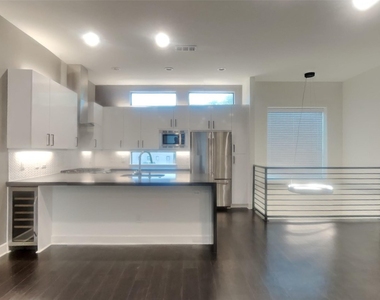 1625 Hickory Street - Photo Thumbnail 3