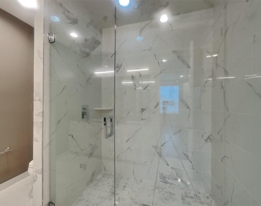 1625 Hickory Street - Photo Thumbnail 9