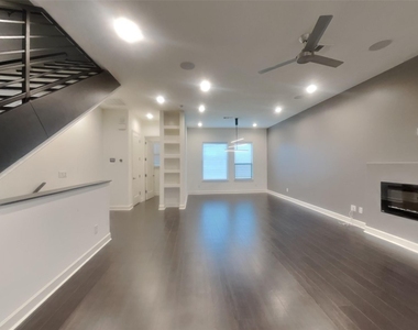 1625 Hickory Street - Photo Thumbnail 1