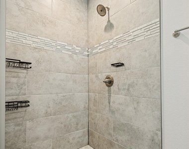 411 Hillcrest Street - Photo Thumbnail 15