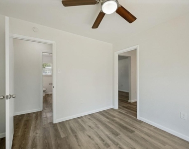 411 Hillcrest Street - Photo Thumbnail 16