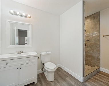 411 Hillcrest Street - Photo Thumbnail 14