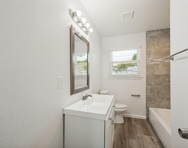411 Hillcrest Street - Photo Thumbnail 20