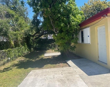 1337 Nw 112th Terrace - Photo Thumbnail 16