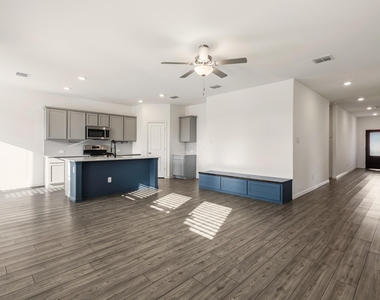 835 Sitwell Drive - Photo Thumbnail 6