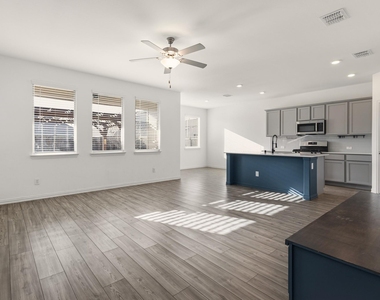 835 Sitwell Drive - Photo Thumbnail 4