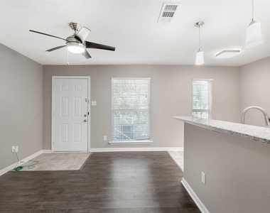 4319 Mckinney Avenue - Photo Thumbnail 9