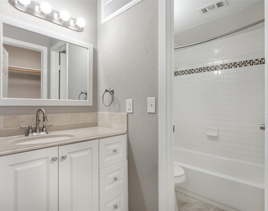 4319 Mckinney Avenue - Photo Thumbnail 16