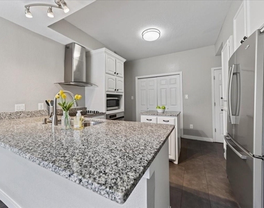 3024 Roxboro Road - Photo Thumbnail 12