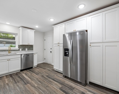 6234 Bandera Avenue - Photo Thumbnail 11