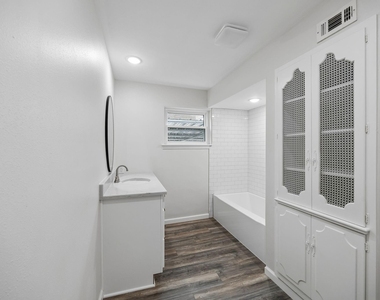 6234 Bandera Avenue - Photo Thumbnail 21