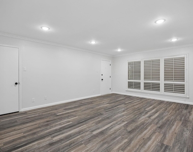 6234 Bandera Avenue - Photo Thumbnail 5
