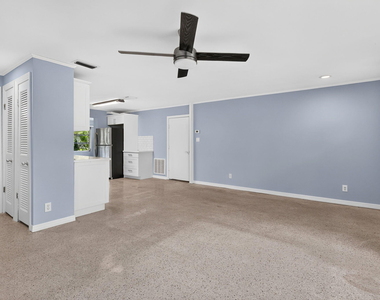 820 Se 13th Street - Photo Thumbnail 4