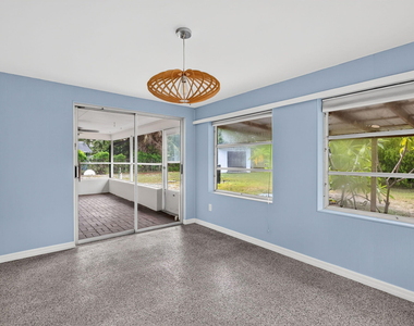 820 Se 13th Street - Photo Thumbnail 12