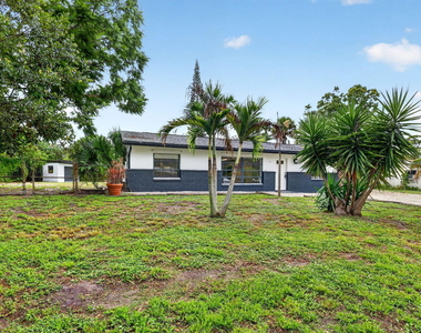 820 Se 13th Street - Photo Thumbnail 2