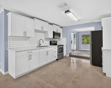 820 Se 13th Street - Photo Thumbnail 7