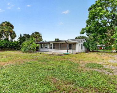 820 Se 13th Street - Photo Thumbnail 28