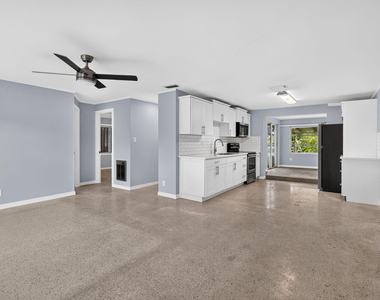 820 Se 13th Street - Photo Thumbnail 3