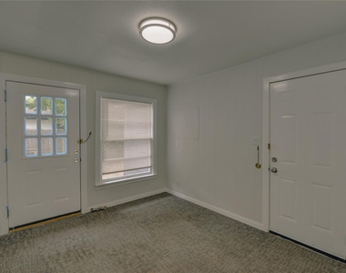 1100 Wade Hampton Street - Photo Thumbnail 15