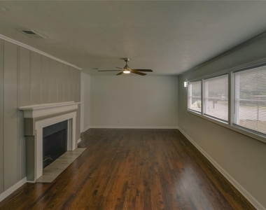 1100 Wade Hampton Street - Photo Thumbnail 5
