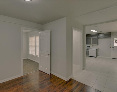 1100 Wade Hampton Street - Photo Thumbnail 13