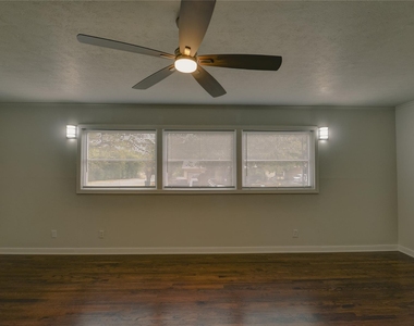 1100 Wade Hampton Street - Photo Thumbnail 7