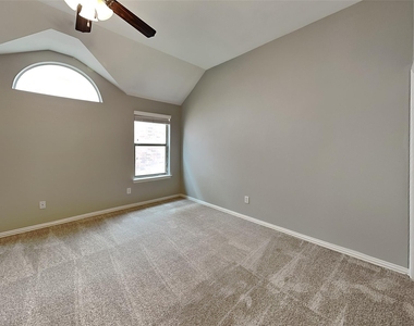 2713 Evening Mist Drive - Photo Thumbnail 9