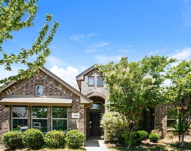 1108 Colonial Drive - Photo Thumbnail 1