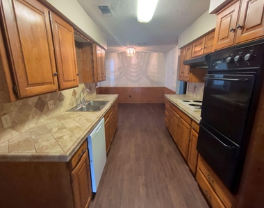 5541 Wood View Street - Photo Thumbnail 4