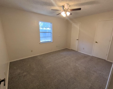 5541 Wood View Street - Photo Thumbnail 11